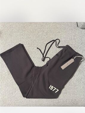 Essentials Black Sweatpants with 1977 Print